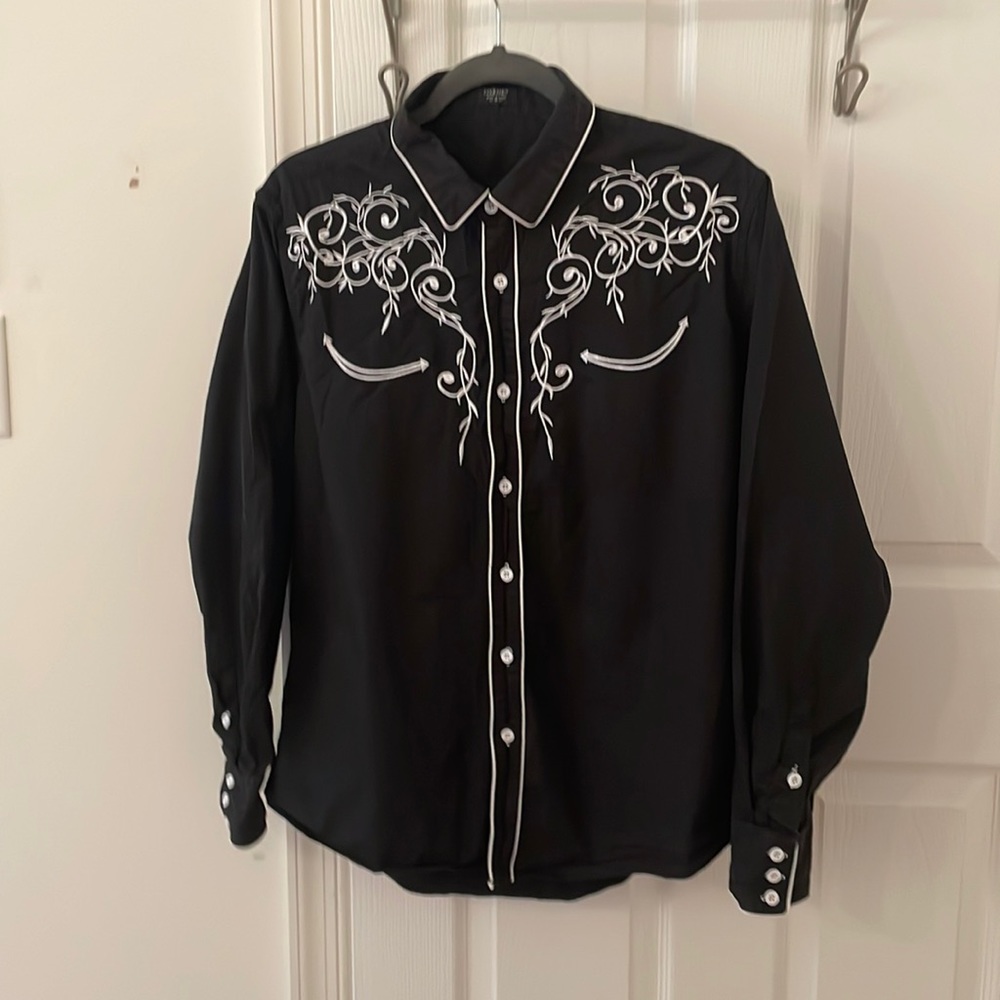 Black western cowgirl M long sleeve shirt w/ white design buttons & trim